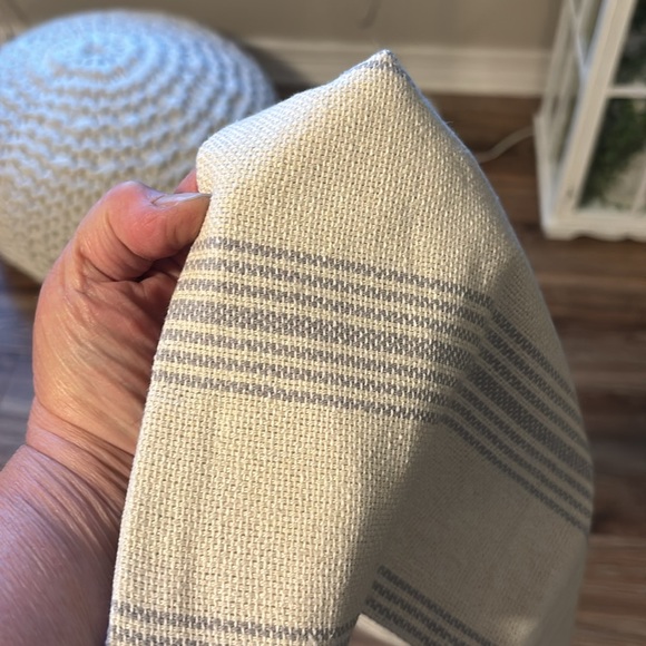 Quince square pillow cover - Picture 3 of 4